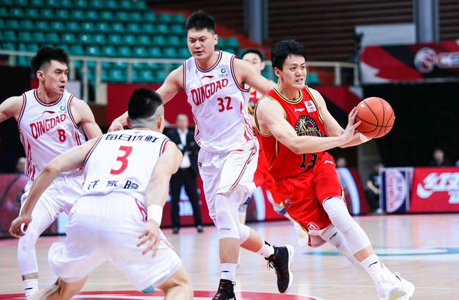 里程碑夜！比利亚雷亚尔绝杀压哨；CBA季后赛今晨刷纪录；媒体盛赞；阵容厚度经受考验的简单介绍开云官网